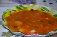Суп рассольник с перловкой и солеными огурцами